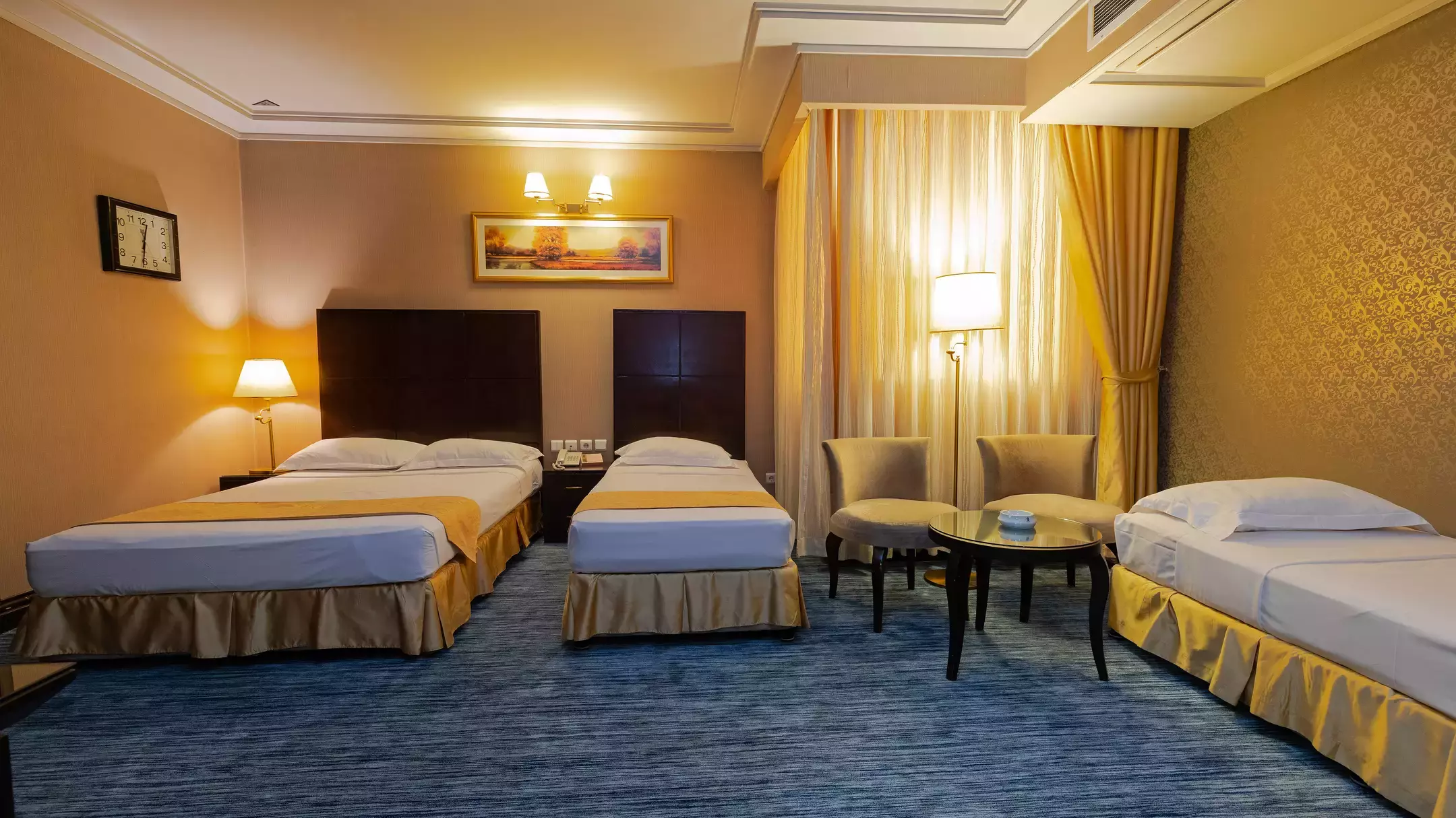 Alibaba https://cdn.alibaba.ir/ostorage/hotel-accommodation-images/67052cca299de7a7748d27dc_66e7e91c0865d826250ba778_هتل جواد - اتاق چهارتخته دبل سینگل (1).webp